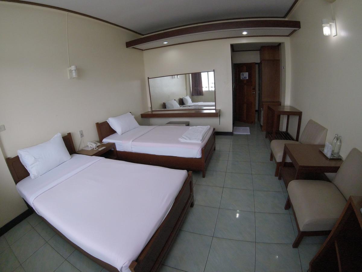 Tapee Hotel Surat Thani Exteriör bild