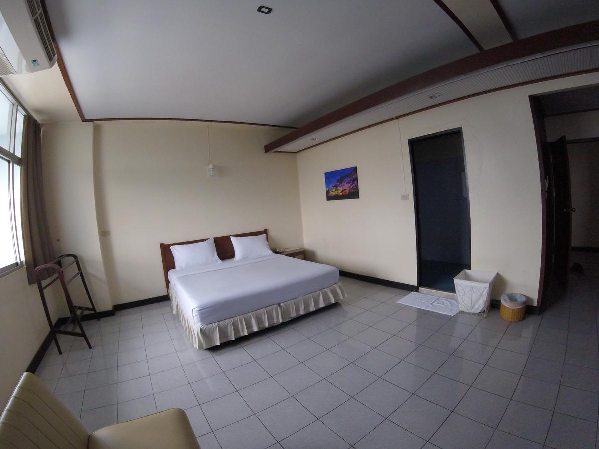 Tapee Hotel Surat Thani Exteriör bild