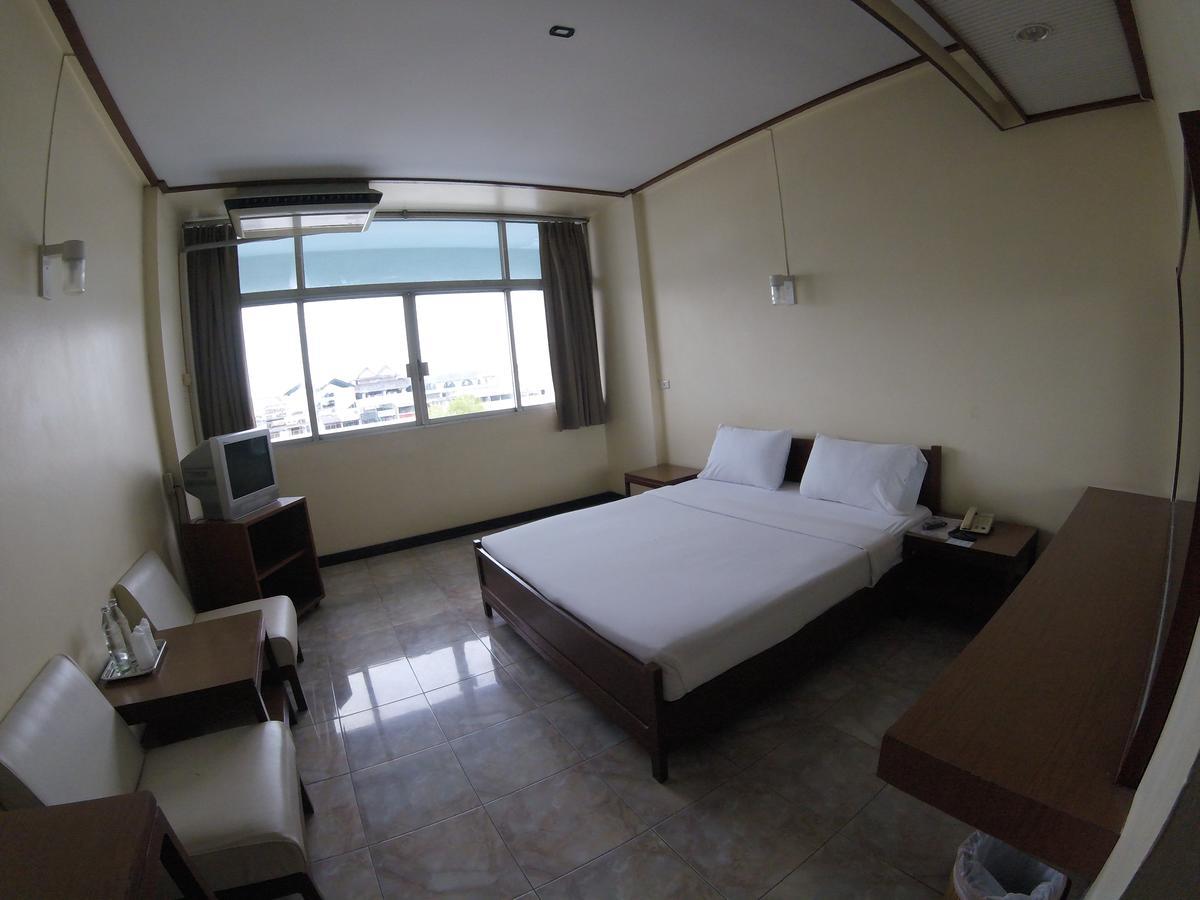 Tapee Hotel Surat Thani Exteriör bild