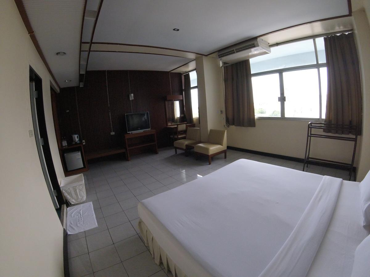 Tapee Hotel Surat Thani Exteriör bild