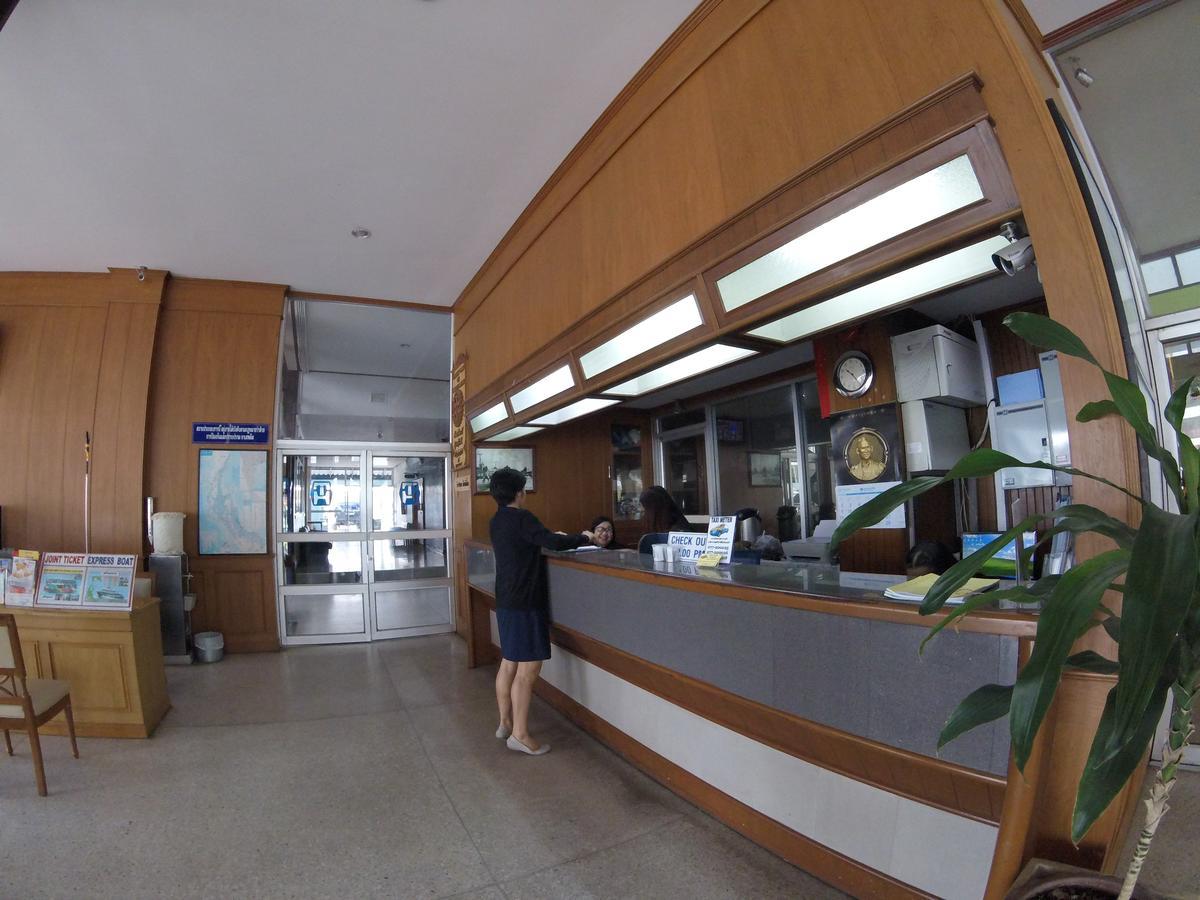 Tapee Hotel Surat Thani Exteriör bild